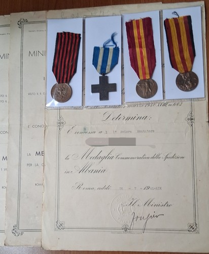 Lotto medaglie diplomi regno - medaglie,