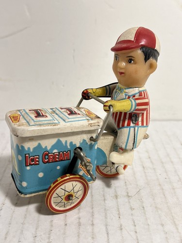 Triciclo giocattolo vintage