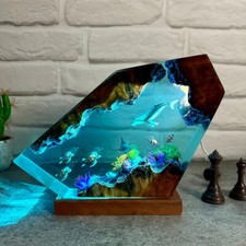 Lampada in resina megattera