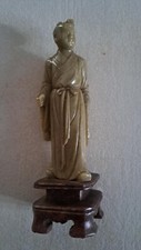 Antica Statua cinese antica in Giada Pietra dura su piedistallo legno
