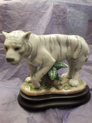 Lladro the tiger 8465 - the, #8465