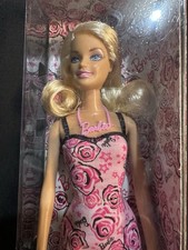 2010 BARBIE BOUTIQUE FASHION DOLL 2010 MATTEL T7440