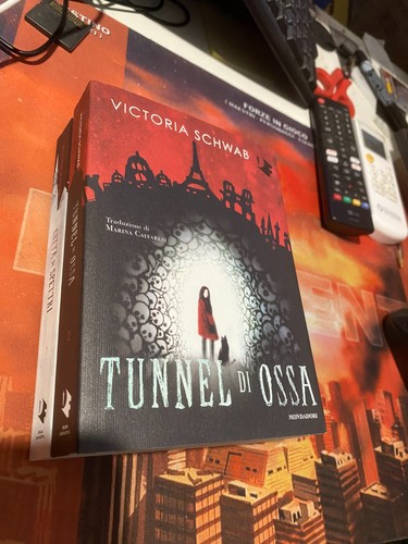 Libro victoria schwab - libro,