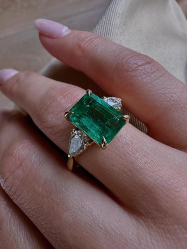 Elegante anello smeraldo - elegante,