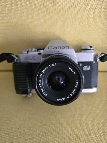 Fotocamera analogica vintage - analogica,
