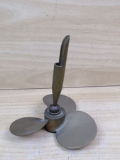 vecchio PORTAPENNA A FORMA DI ELICA PER BARCA in ottone nautica da tavolo