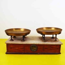 bilancia vintage in legno a