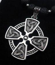 Collana con une - d'une, croce