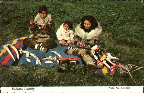 Famiglia eschimese che espone - eschimese,