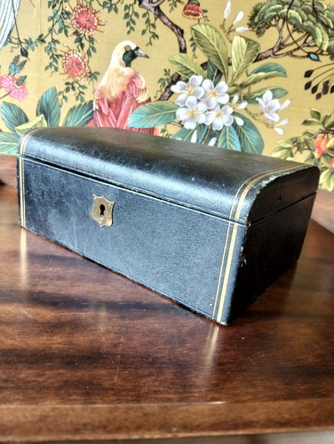Vintage black leatherette - black,