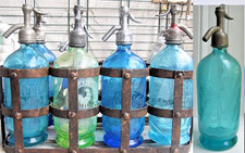 ANTICO SIFONE in VETRO ALL'URANIO TURCHESE con MOTIVI INCISI FRANCIA 1910 circa