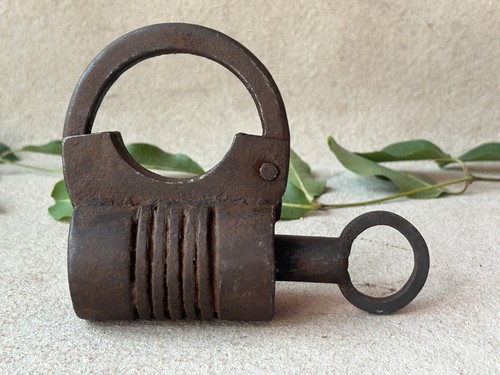 Vecchio vintage rustico ferro - vecchio,