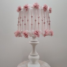 Lampada unica, lampada da tavolo, design shabby chic, luce da tavolo di lusso, lampada floreale.