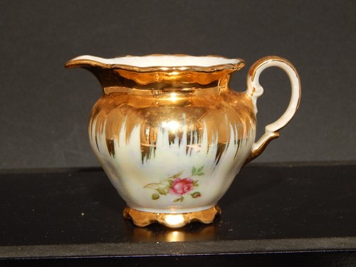 Antica elegante lattiera - elegante,