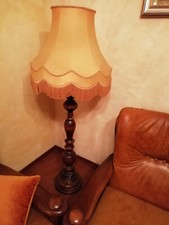 Lampada da terra vintage, funzionante, struttura in legno con paralume 