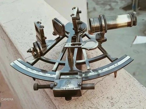 Strumento astrolabio marino
