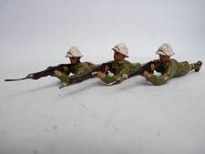 Soldato sdraiato artiglieria