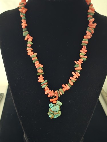 Collana con ciondolo pepita