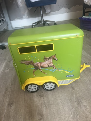 Breyer show horse box trailer - horse, box/trailer
