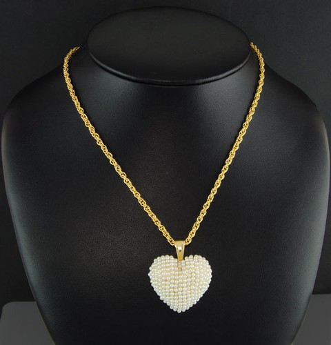 Collana pendente di - e,