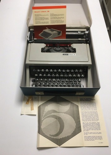 Very clean olivetti lettera - very,