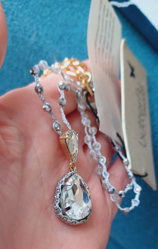 Collana con ciondolo goccia - con,