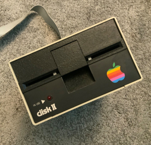 Apple floppy disk drive - apple,