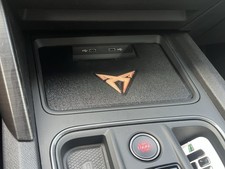 Vano Ricarica Wireless E Porta Bicchieri CUPRA