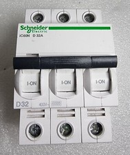 SCHNEIDER Interruttore