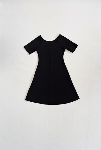 Mini abito svasato nero con