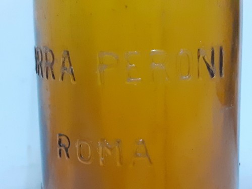 Vecchia bottiglia vuota birra - vuota,
