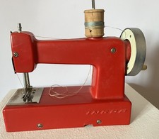 VECCHIA  MACCHINA DA CUCIRE GIOCATTOLO ANNI 60/70 INGAP 