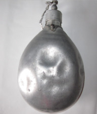 Vecchia e antica borraccia vintage in alluminio latta originale d'epoca militare