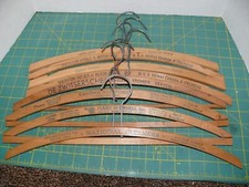 Appendiabiti in legno pubblicitario antico vintage lotto di 8 hotel e pulizie