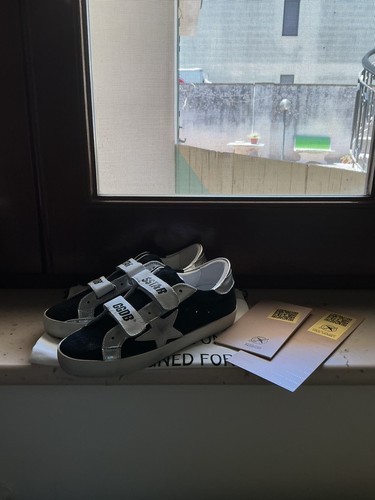 Golden goose - golden,