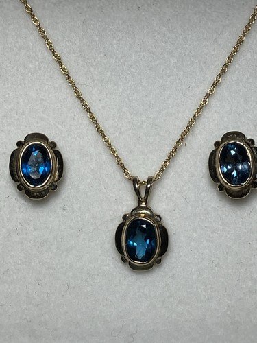 Set orecchini pendenti collana