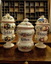 Vasi da farmacia antichi