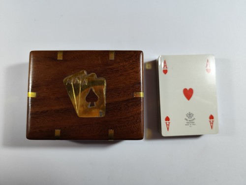 Cofanetto legno con carte - in,