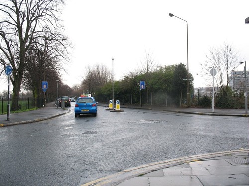 Photo 6x4 mini roundabout - 6x4, mini-roundabout