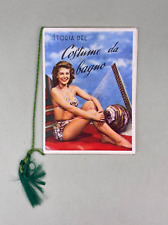 CALENDARIETTO DA BARBIERE VINTAGE SEXY STORIA COSTUME DA BAGNO MAGLIE LECCE 1958