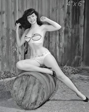 BETTIE PAGE Vintage Pin Up