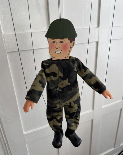 Marionetta army man - marionetta,