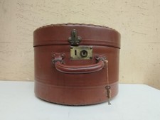 CAPPELLIERA DA VIAGGIO VINTAGE IN CARTONE COLORE MARRONE CON CHIAVE DI CHIUSURA