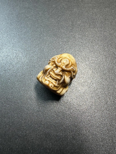 Perla maschera irara tibetana