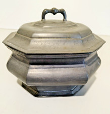 Zuppiera antica con coperchio cm 17x17x15h in peltro del XIX secolo punzonato