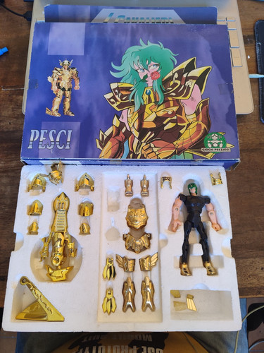 Pesci gold saint bandai - gold,