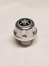 Tappo rabbocco olio Tmax 500-530-560 da 2001 a 2023 alluminio anodizzato argento