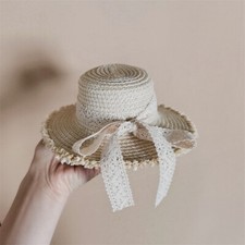 Cappello di paglia tessuto