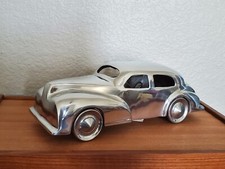 Auto d'epoca cromata, da
