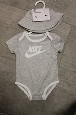 Nike Bambino Ragazzi Set 2 Pz. Cappello Corpo Tutina 0 - 6 Mesi Grigio Bianco